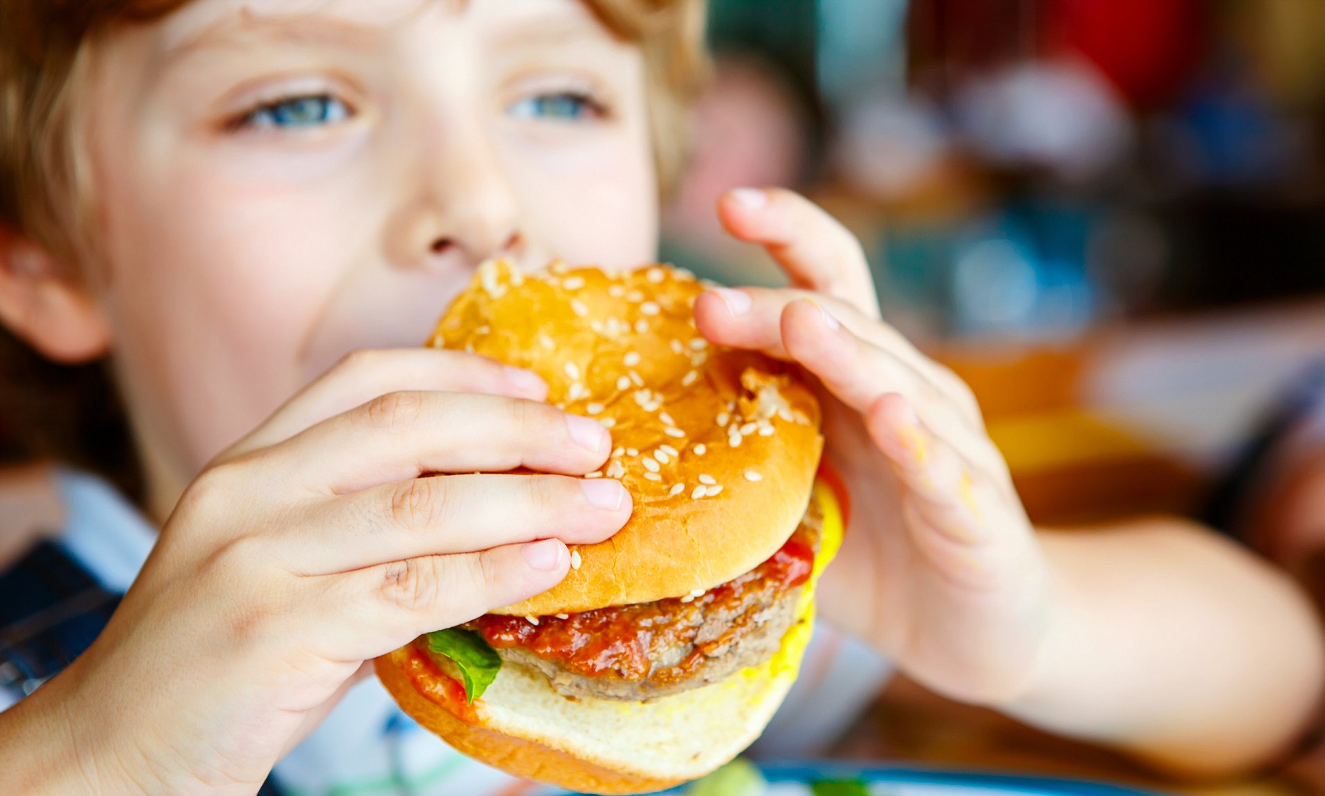 “Fast-food” uşaqlar üçün hansı təhlükəni yarada bilər? - AÇIQLAMA