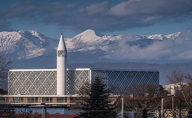 Sloveniyanın Lyublyana məscidində müasir İslam memarlığı və ənənənin vəhdəti